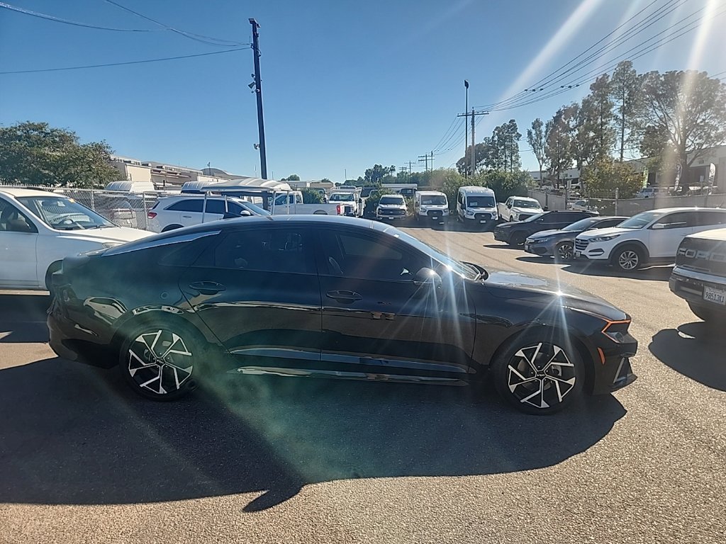Used 2025 Black Kia EX image 16