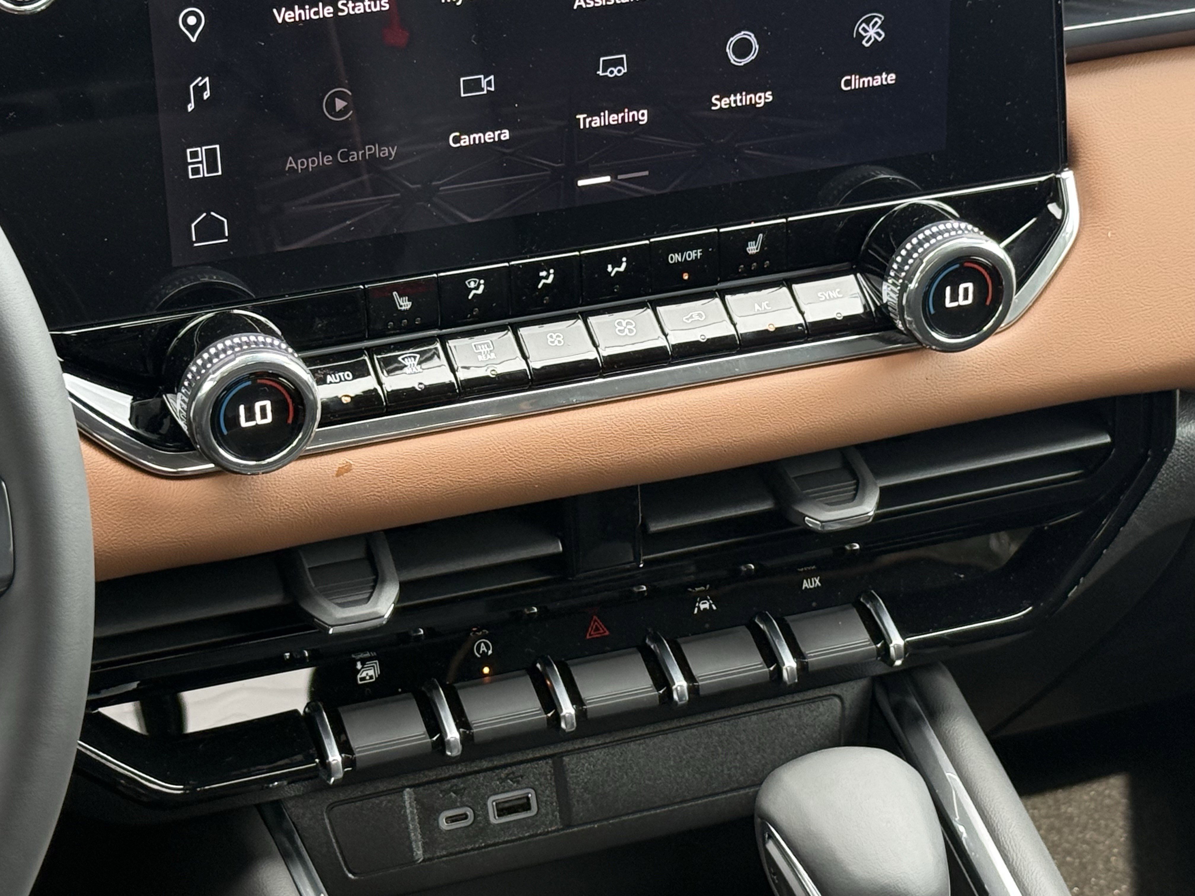 2026 GMC Canyon AT4 - Photo 13