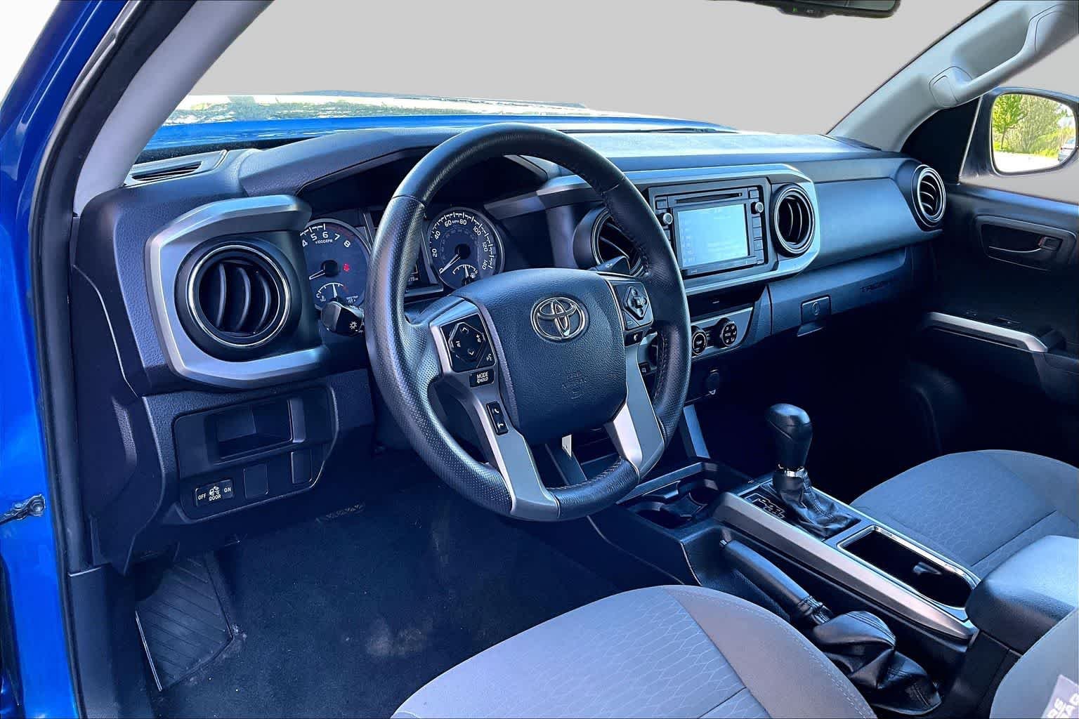 Used 2017 Blazing Blue Pearl Toyota SR5 image 17