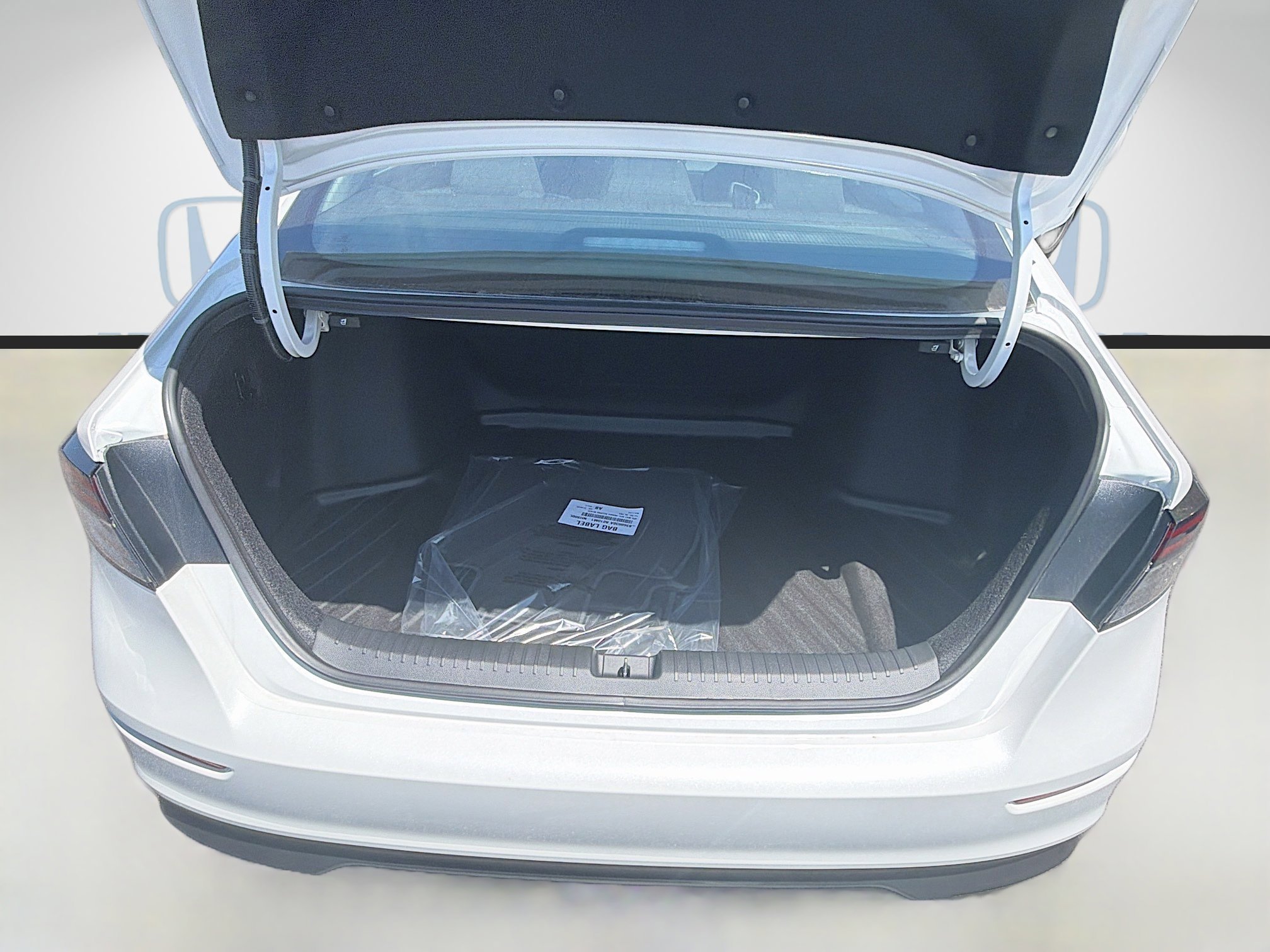 New 2026 Platinum White Pearl Honda SE image 21