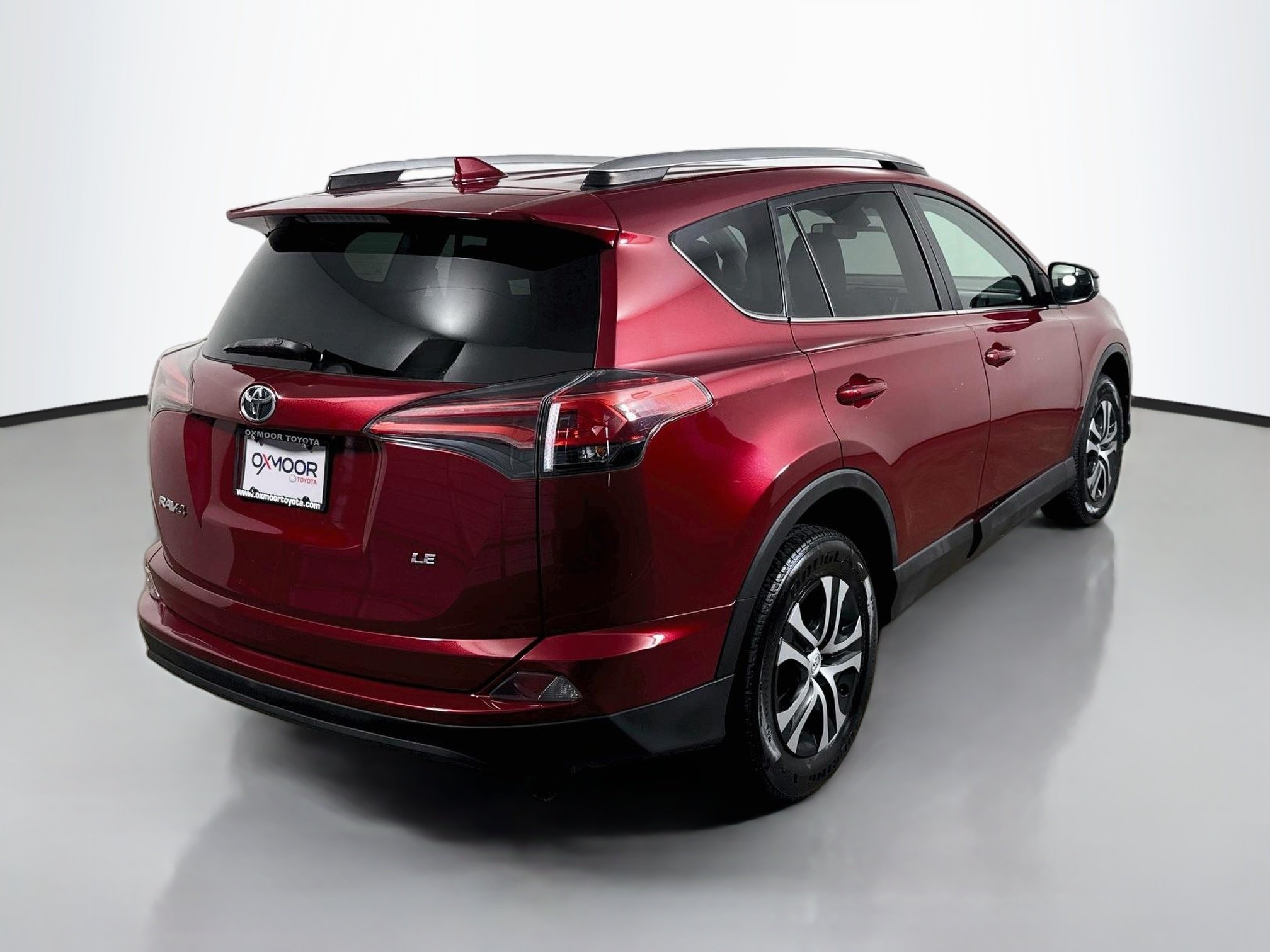 Used 2018 Ruby Flare Pearl Toyota LE image 7