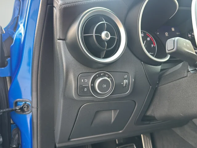 Used 2023 Blue Alfa Romeo Veloce image 28