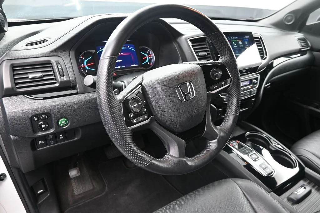 Used 2020 Platinum White Pearl Honda Touring image 18