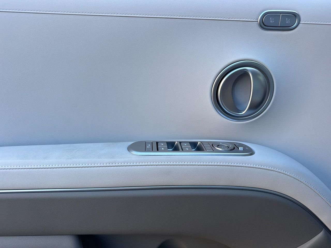 New 2026 Silver Hyundai Blue SEL Premium 7P image 10