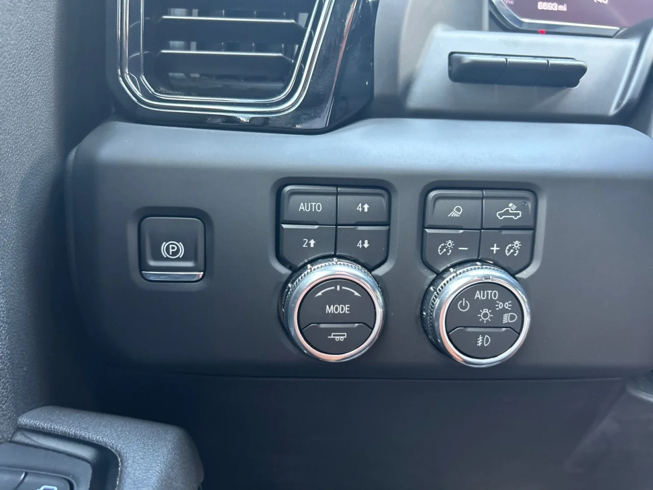 Used 2026 Onyx Black GMC AT4 image 15