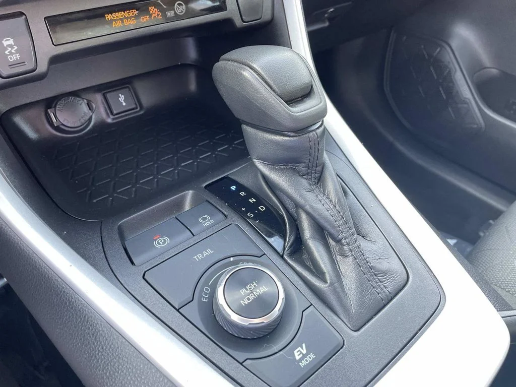 Used 2022 Gray Toyota XLE image 40