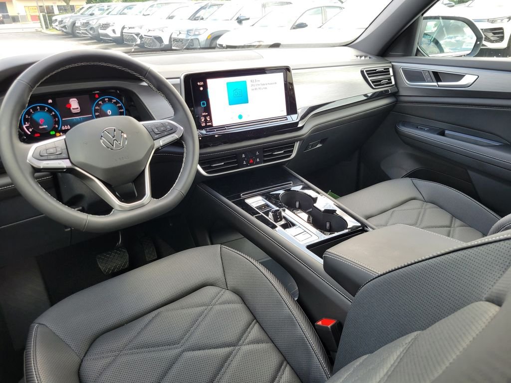 New 2026 White/off-white Volkswagen 2.0T SE w/Technology image 9