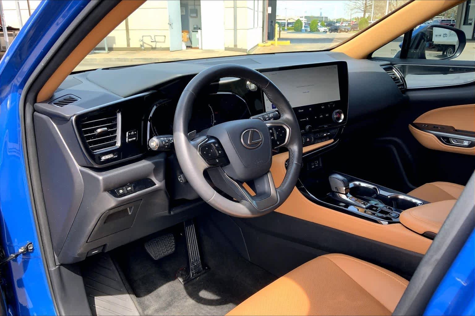 Used 2022 GRECIAN WATER Lexus Premium image 25