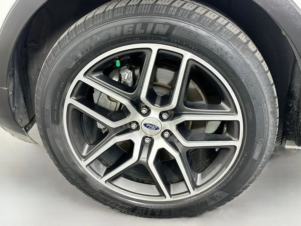 Used 2017 White Platinum Clearcoat Metallic Ford Sport image 33
