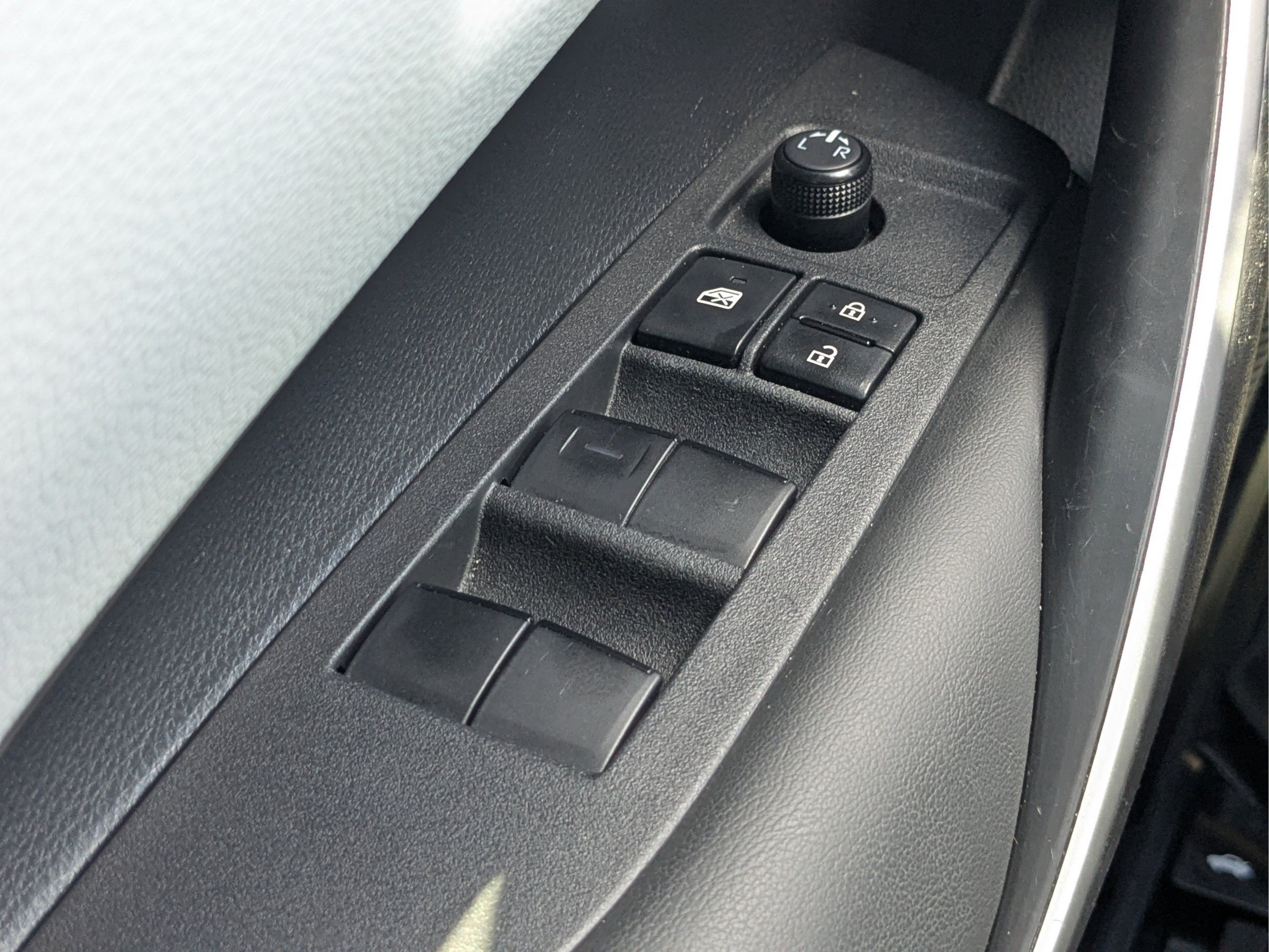2024 Toyota Corolla SE - Photo 22