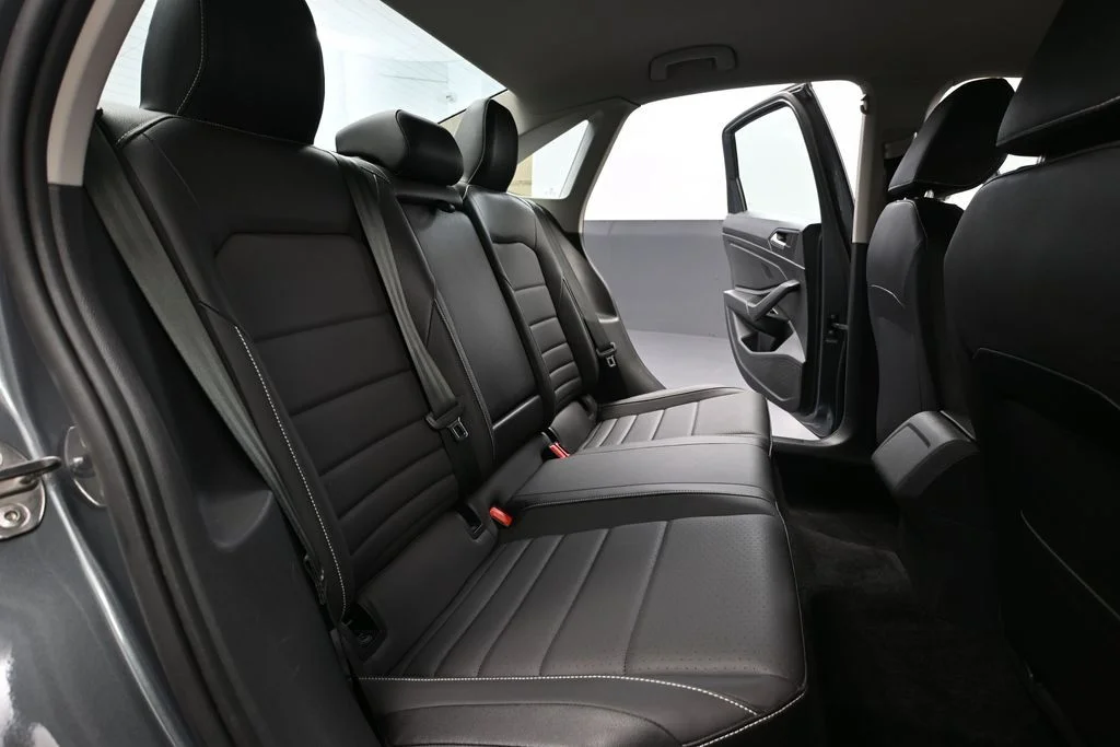 Used 2024 Gray Volkswagen 1.5T SE image 41