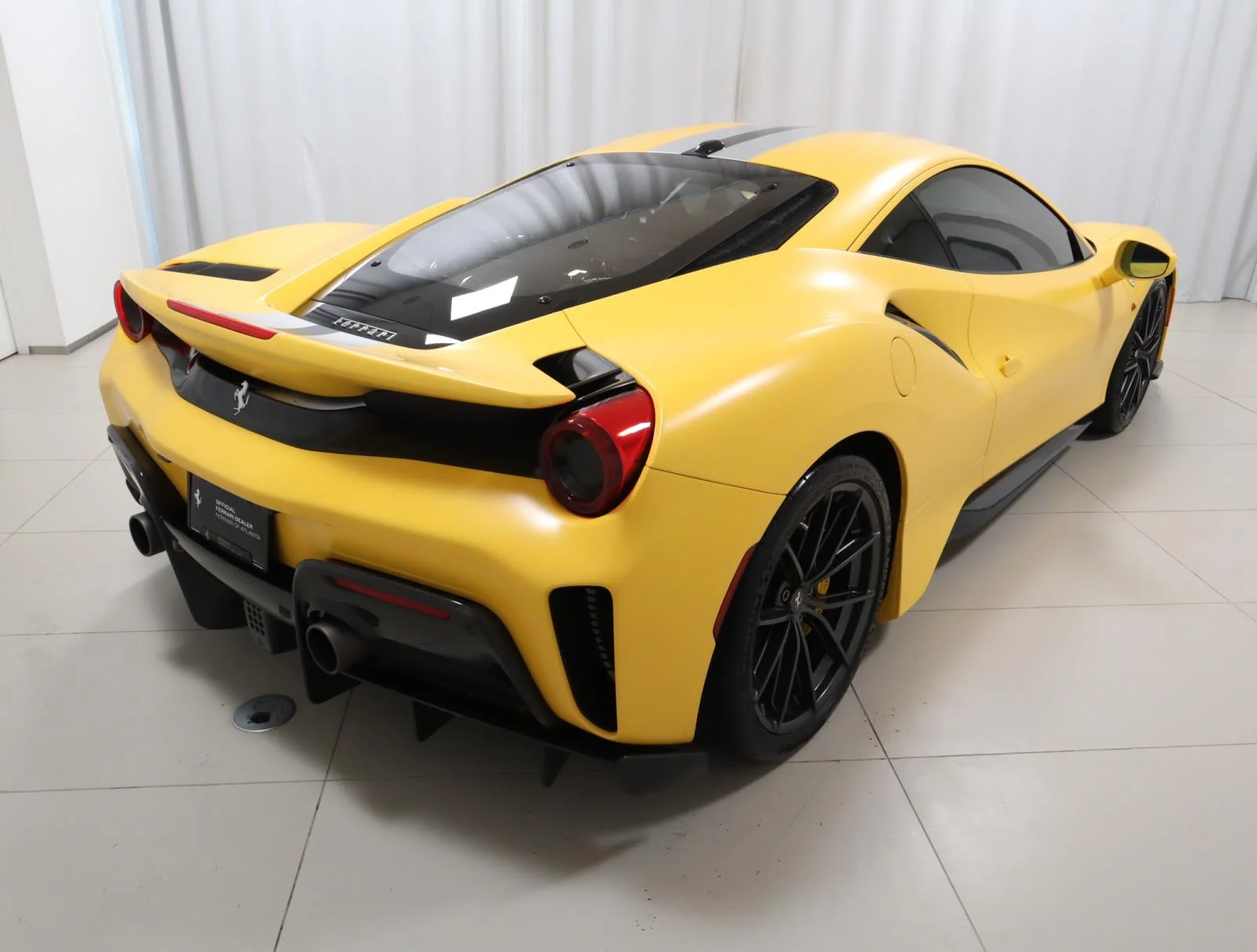 Used 2019 Giallo Modena Ferrari Coupe image 9