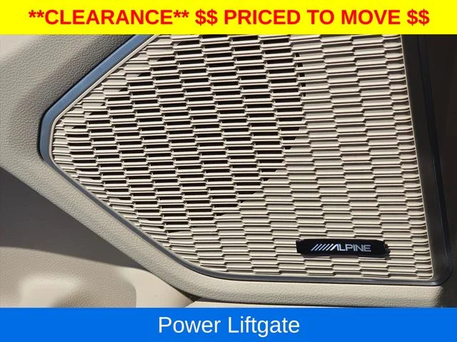Used 2023  Jeep Limited image 25