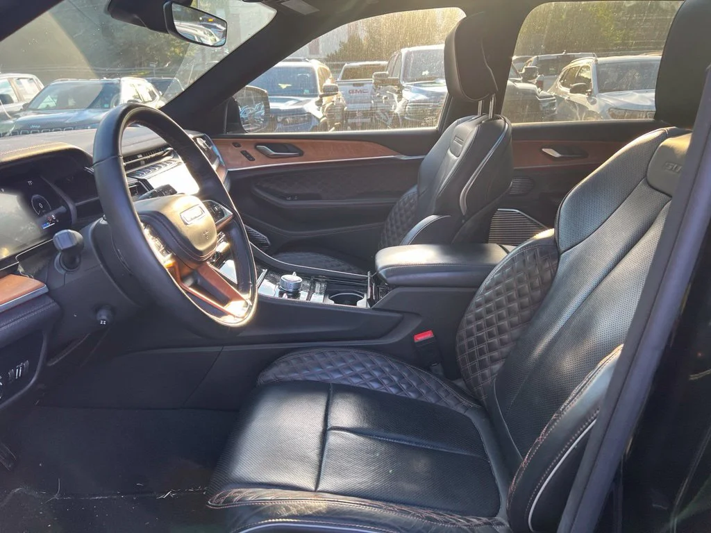 Used 2022 Black Jeep Summit Reserve image 10