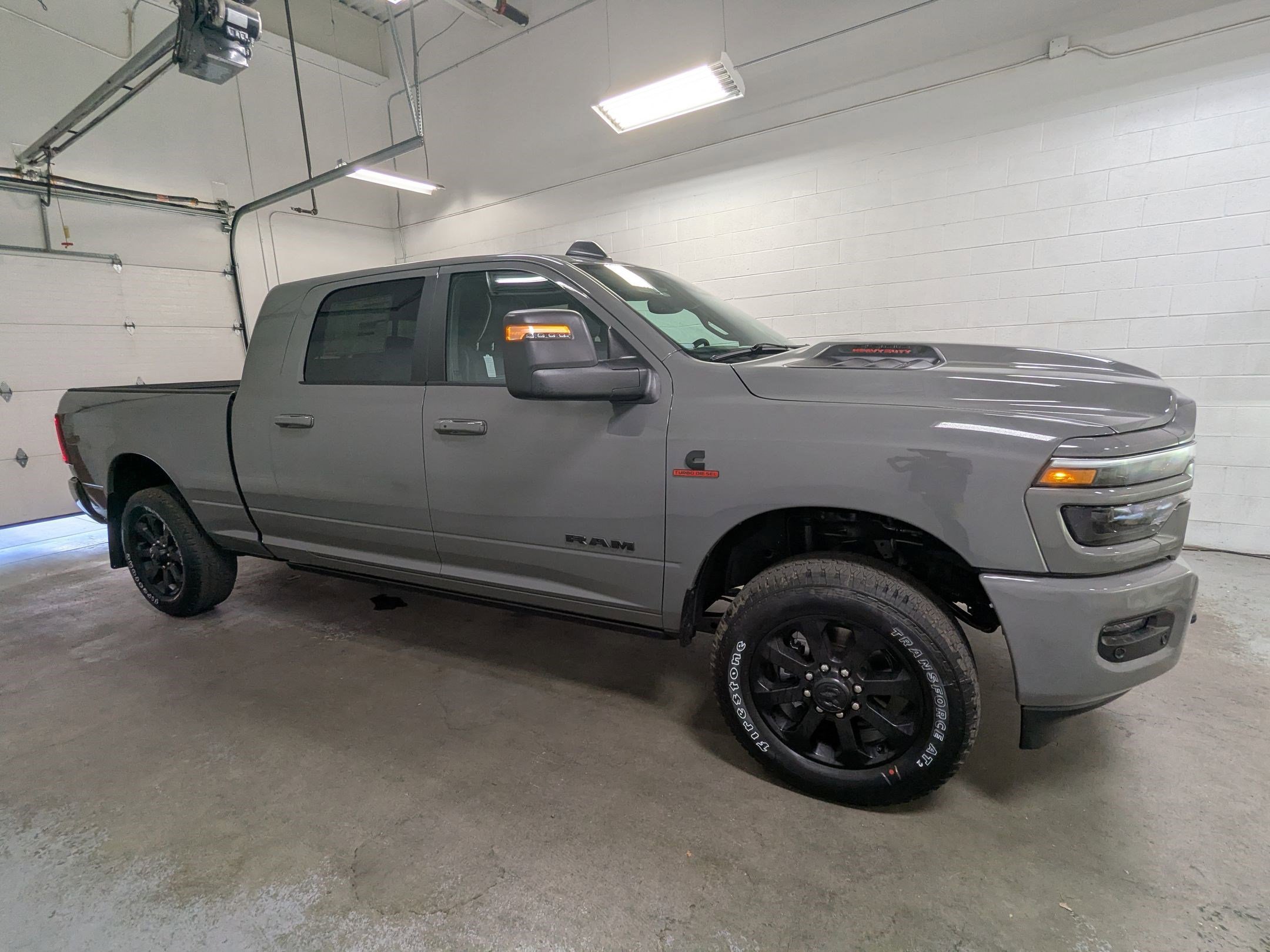 New 2026 Ceramic Gray Clear-Coat Exterior Paint RAM Laramie image 3