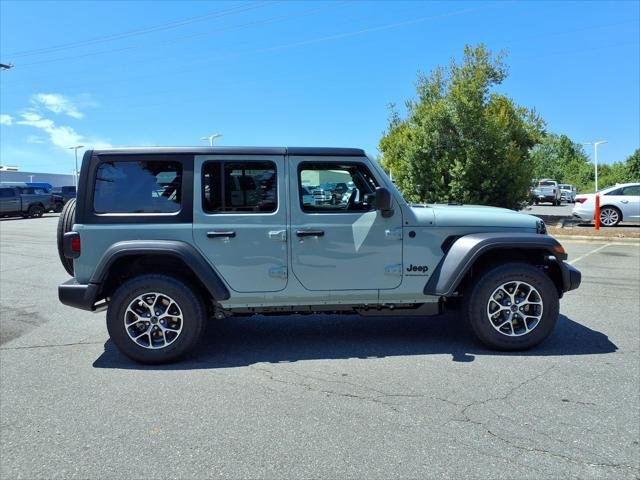 New 2026 Earl Clearcoat Jeep Sport S image 10