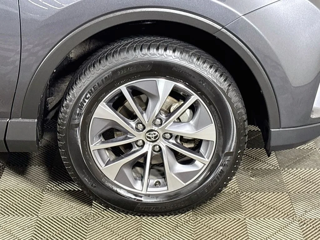 Used 2017 Gray Toyota XLE image 23