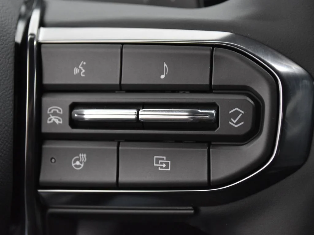 2026 GMC Acadia AT4 - Photo 7