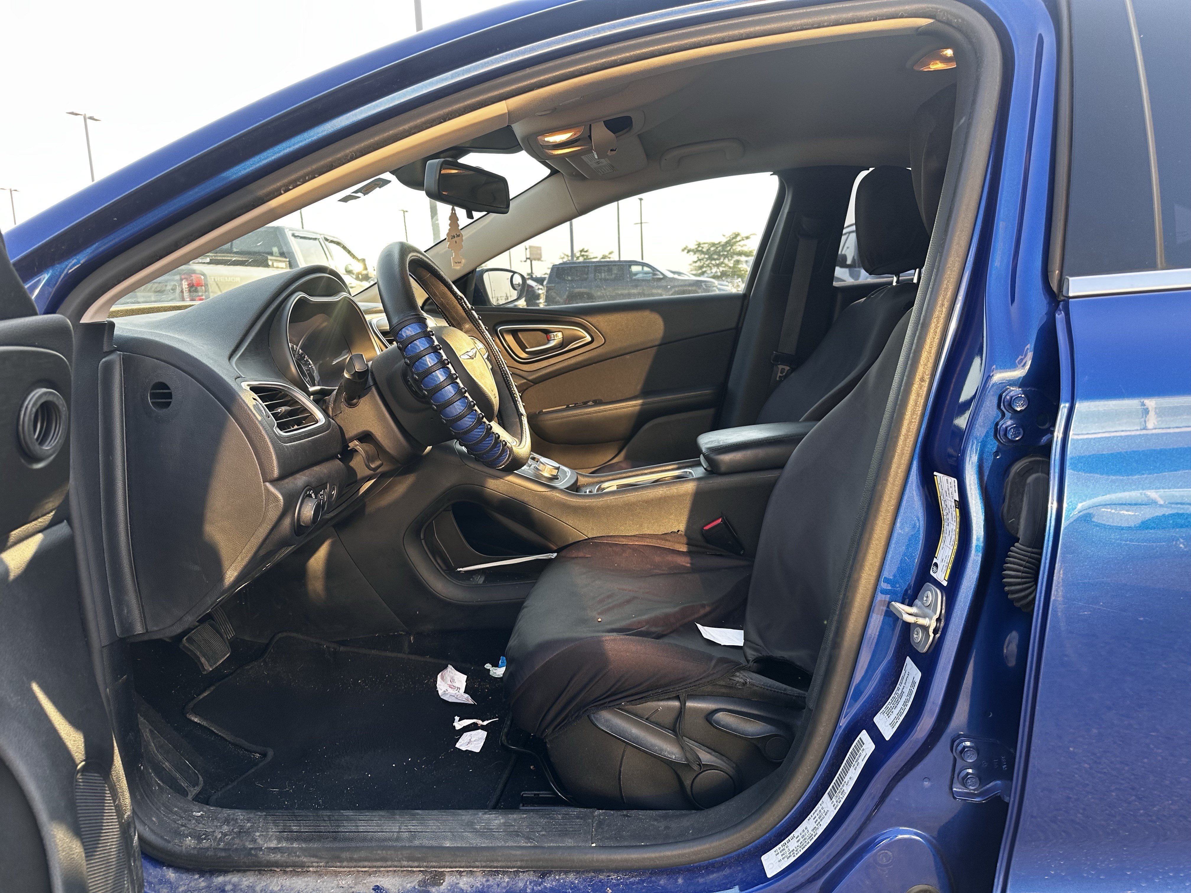 Used 2016 Vivid Blue Pearlcoat Chrysler Limited image 7