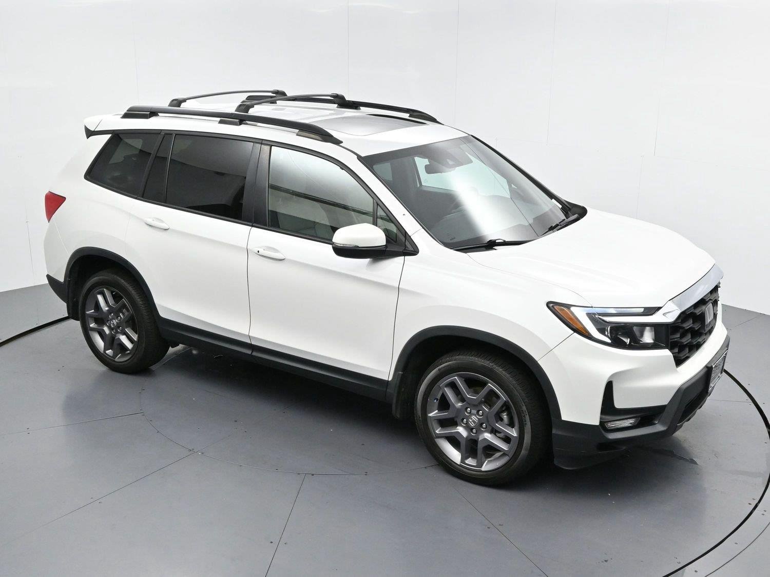 Used 2023 Platinum White Pearl Honda EX-L image 35