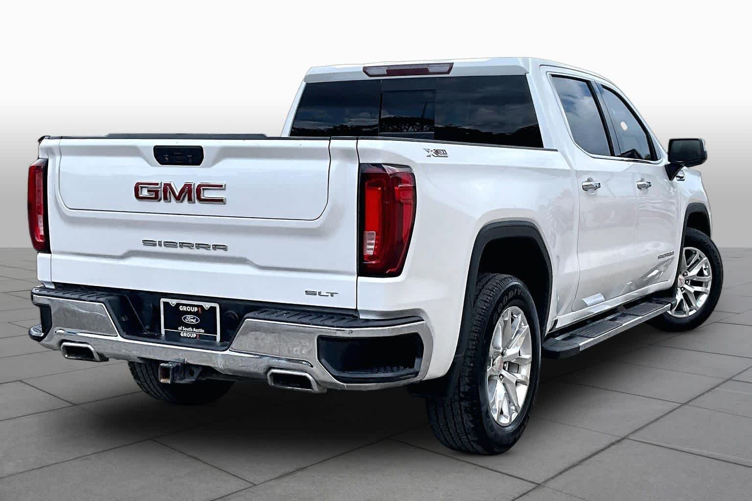 Used 2021 White Frost Tricoat GMC SLT image 14