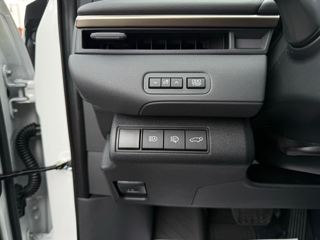 2026 Toyota bZ XLE - Photo 22