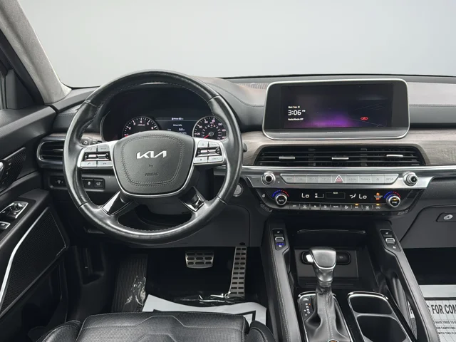 Used 2022 Black Kia SX image 11