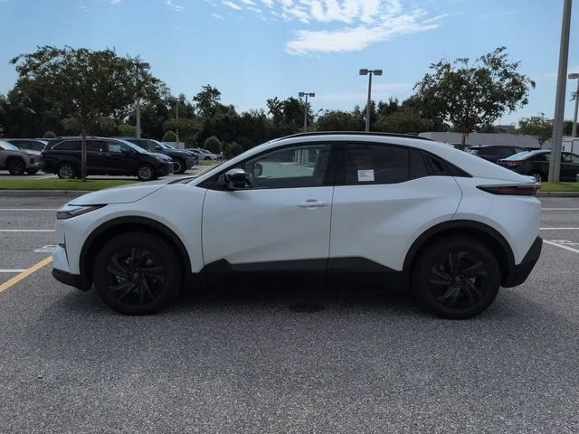 New 2026 Wind Chill Pearl Toyota SE image 7