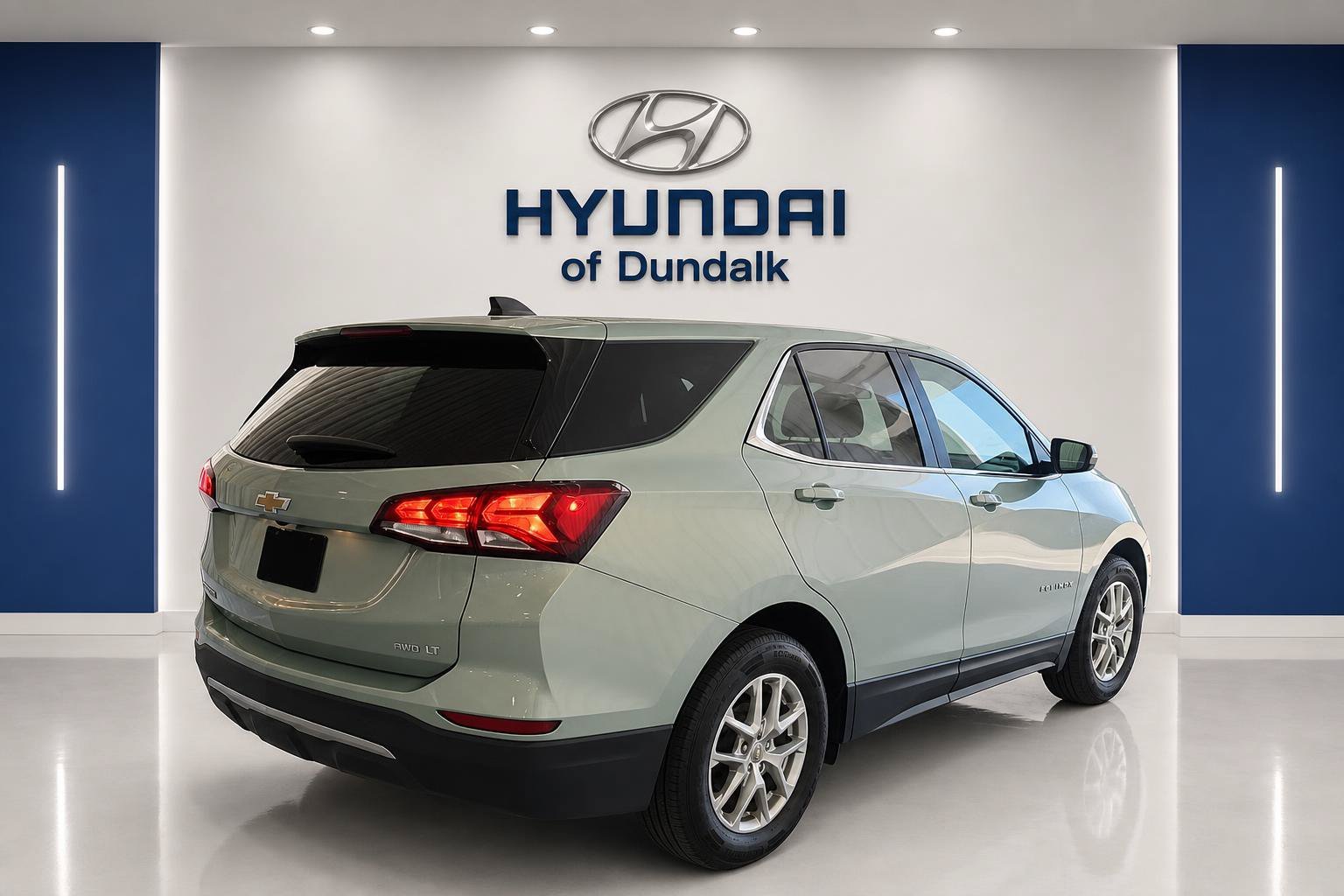 Used 2022 Blue Chevrolet LT image 4