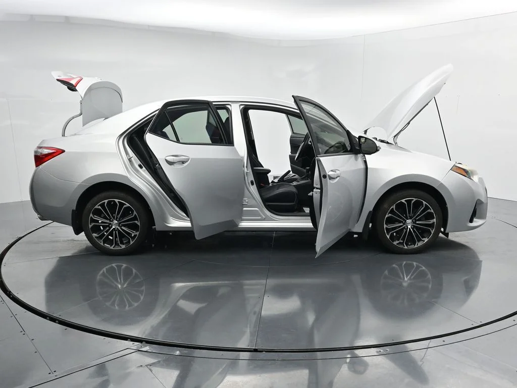 Used 2016  Toyota S Plus image 38