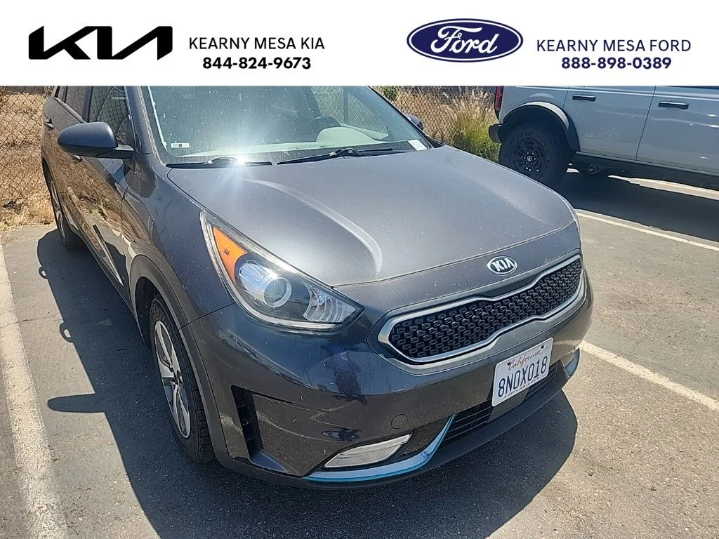2019 Kia Niro LX PHEV's photo