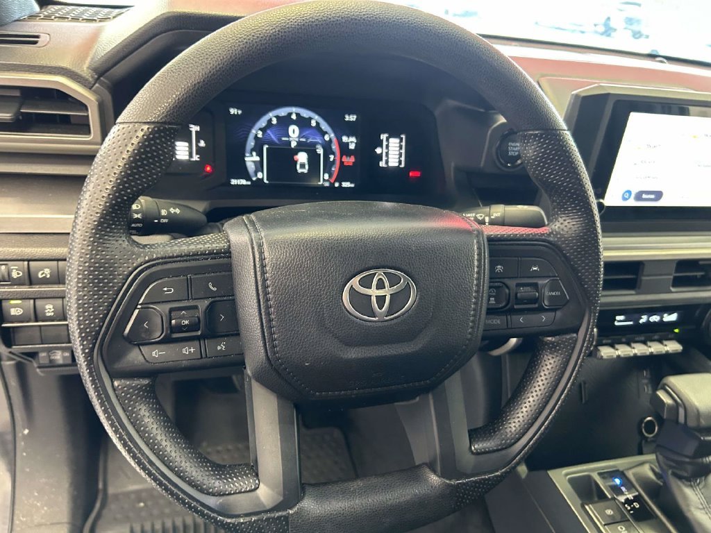 Used 2025  Toyota SR5 image 20