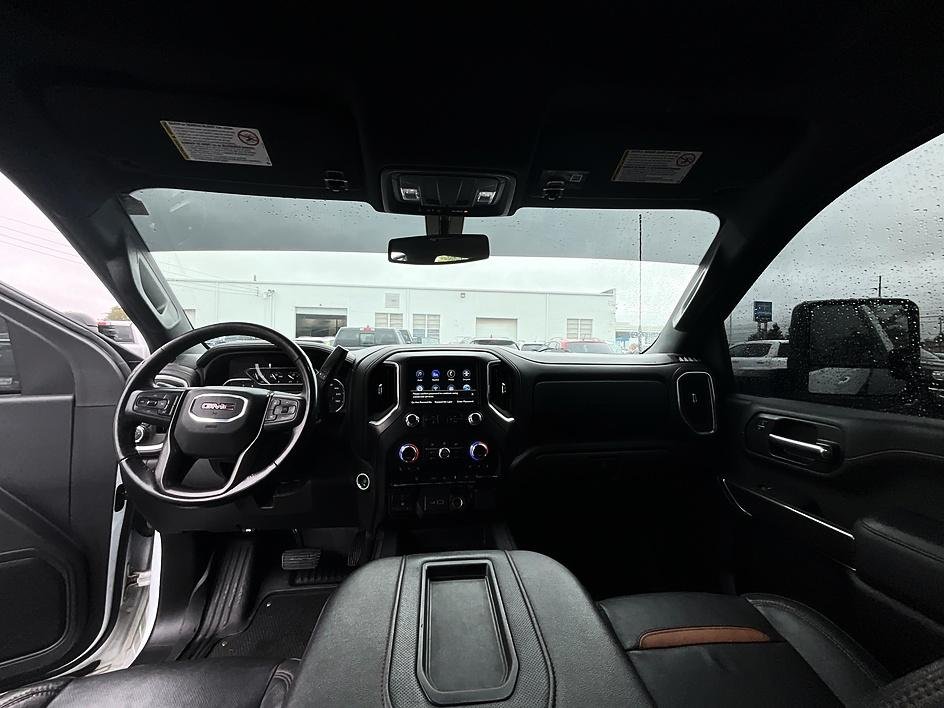 Used 2021 White GMC AT4 image 38