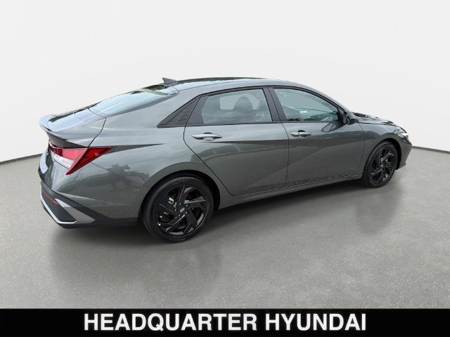Used 2026 Gray Hyundai SEL Sport image 2