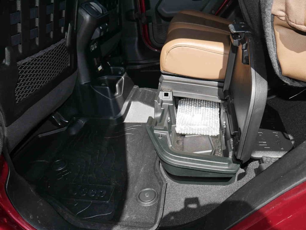 Used 2021 Red Jeep Rubicon image 17