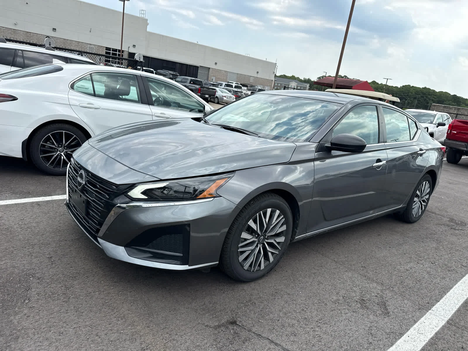 Used 2024 Gun Metallic Nissan 2.5 SV image 6