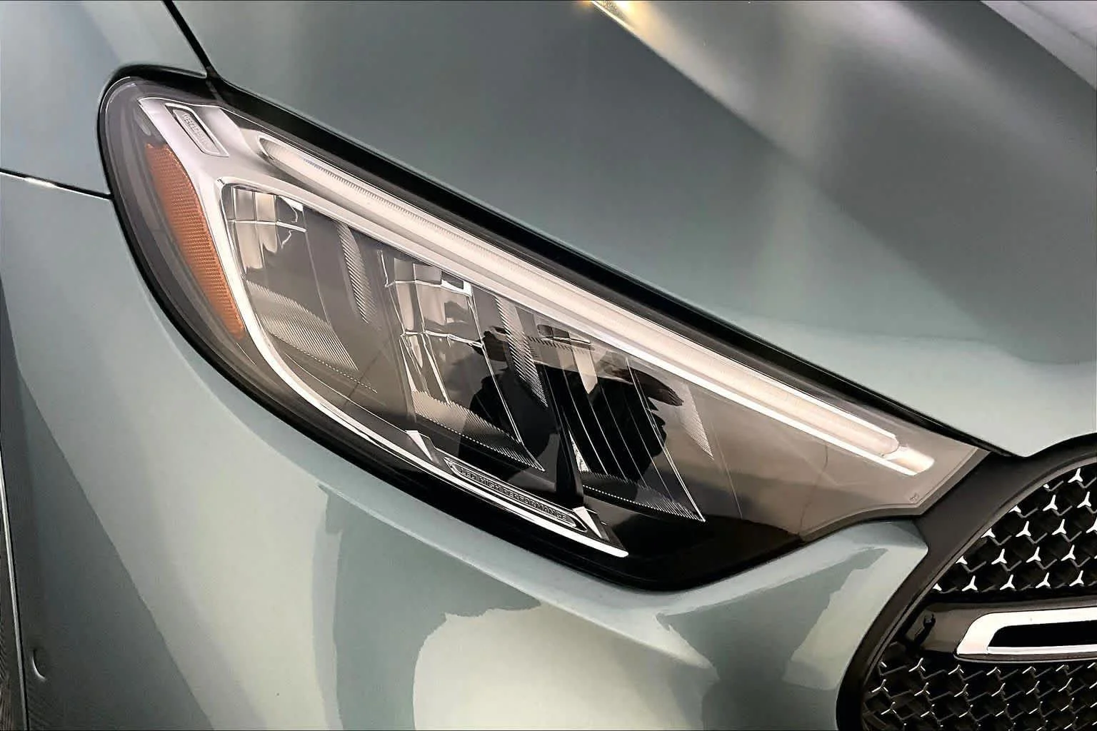 New 2027 Verde Silver Metallic Mercedes-Benz GLC 300 image 16