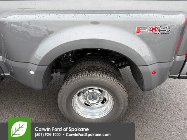 New 2026 Carbonized Gray Metallic Ford XLT image 17