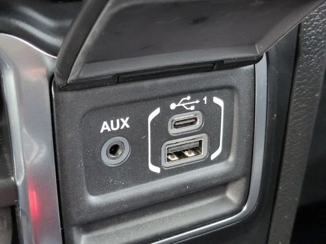Used 2023 Silver Jeep Mojave image 22
