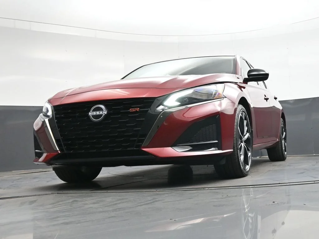 Used 2025 Red Nissan 2.5 SR image 49