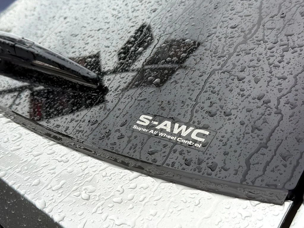 2025 Mitsubishi Outlander Plug-in Hybrid SEL - Photo 13