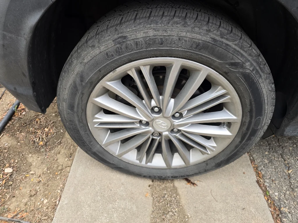Used 2020 Ultra Black Hyundai SEL image 10