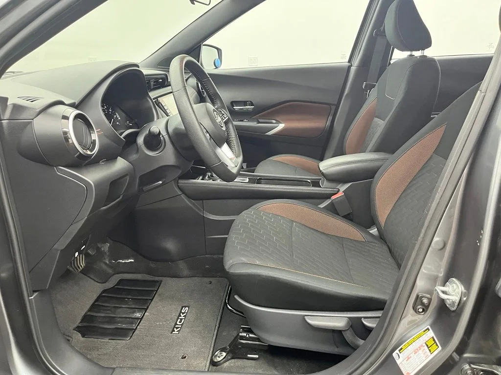 Used 2024 Gray Nissan SR image 18