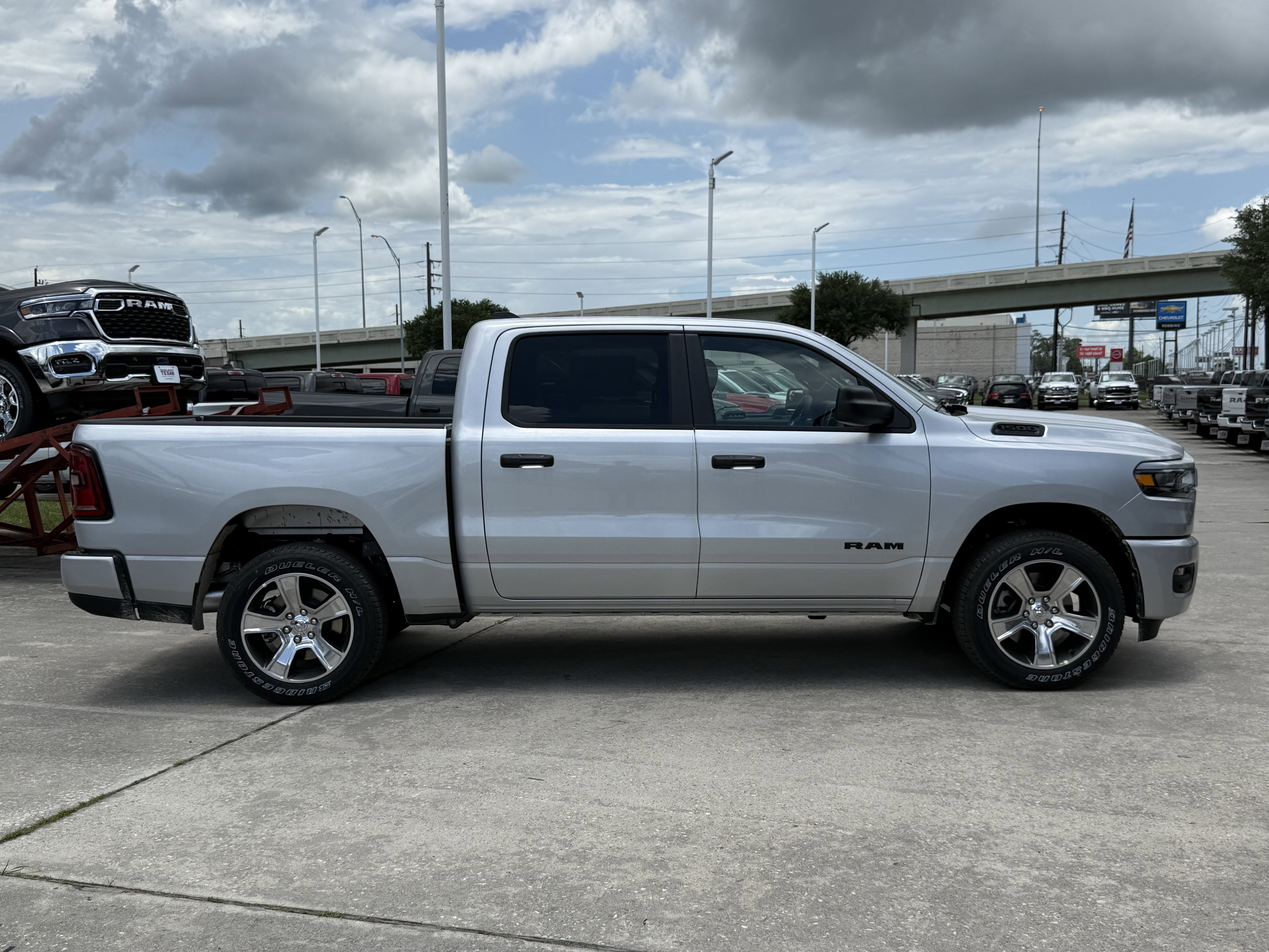 New 2026 Silver Zynith Exterior Paint RAM Express image 3