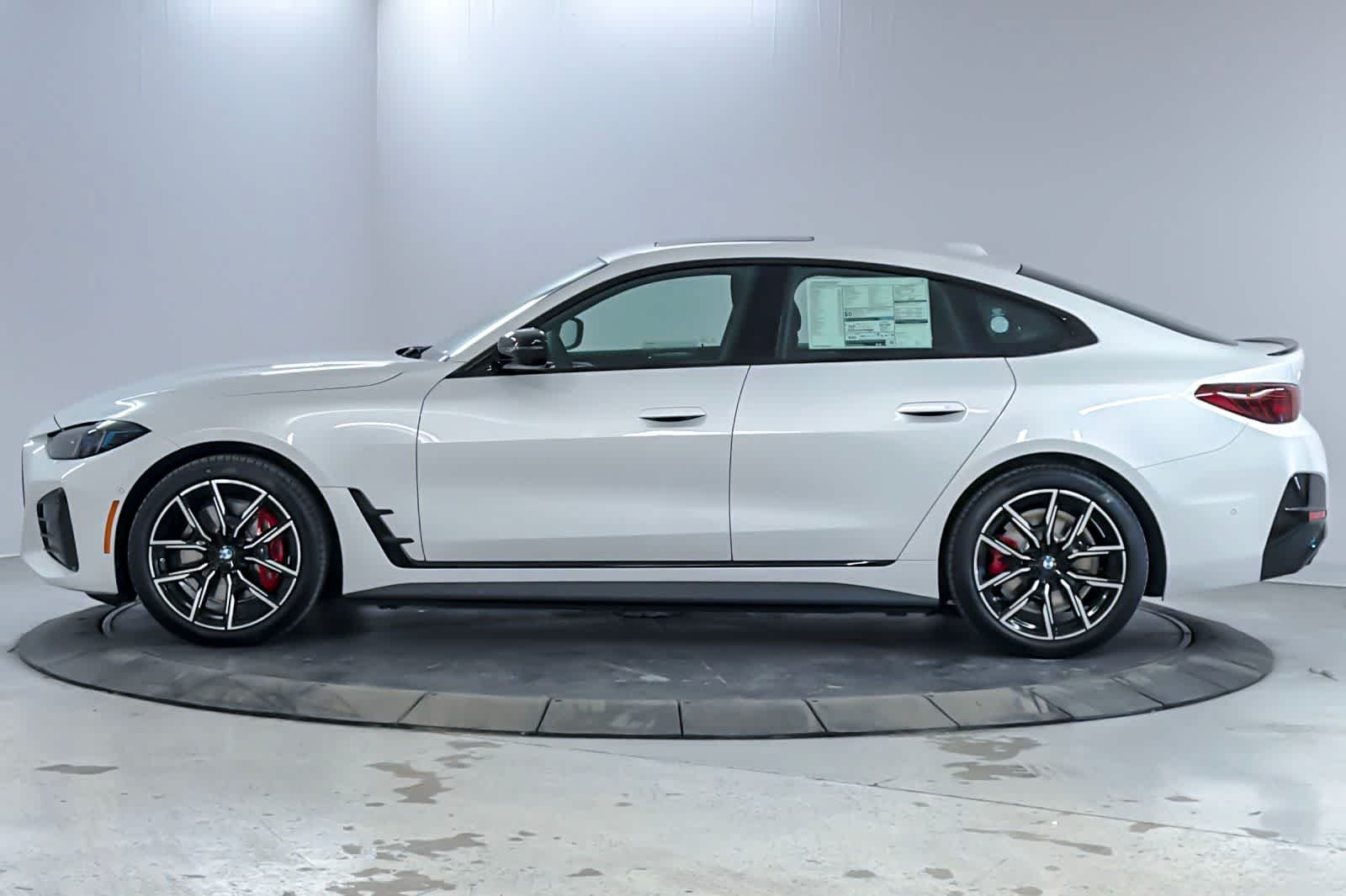 New 2026 Mineral White Metallic BMW eDrive40 image 5