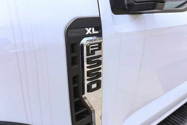 New 2025 Oxford White Ford XL image 7