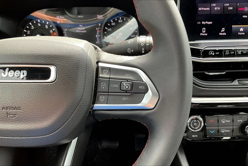 Used 2025 White Jeep Trailhawk image 15