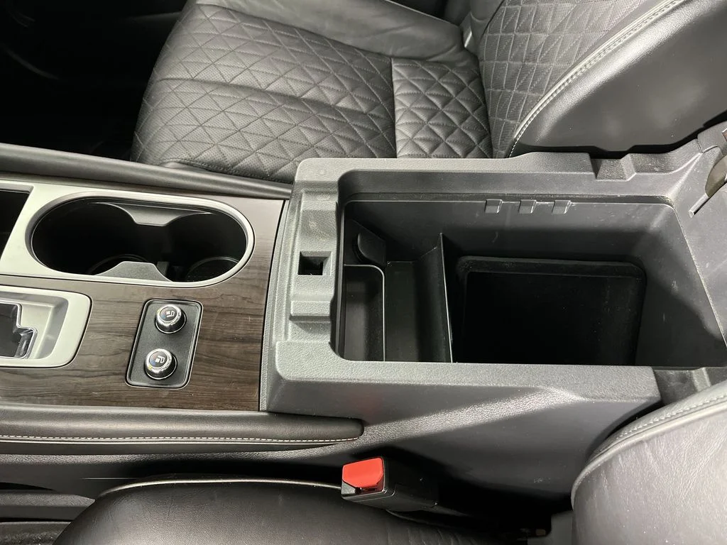 Used 2019 Silver Nissan Platinum image 21