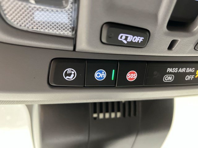 Used 2024 Summit White Chevrolet RST image 30
