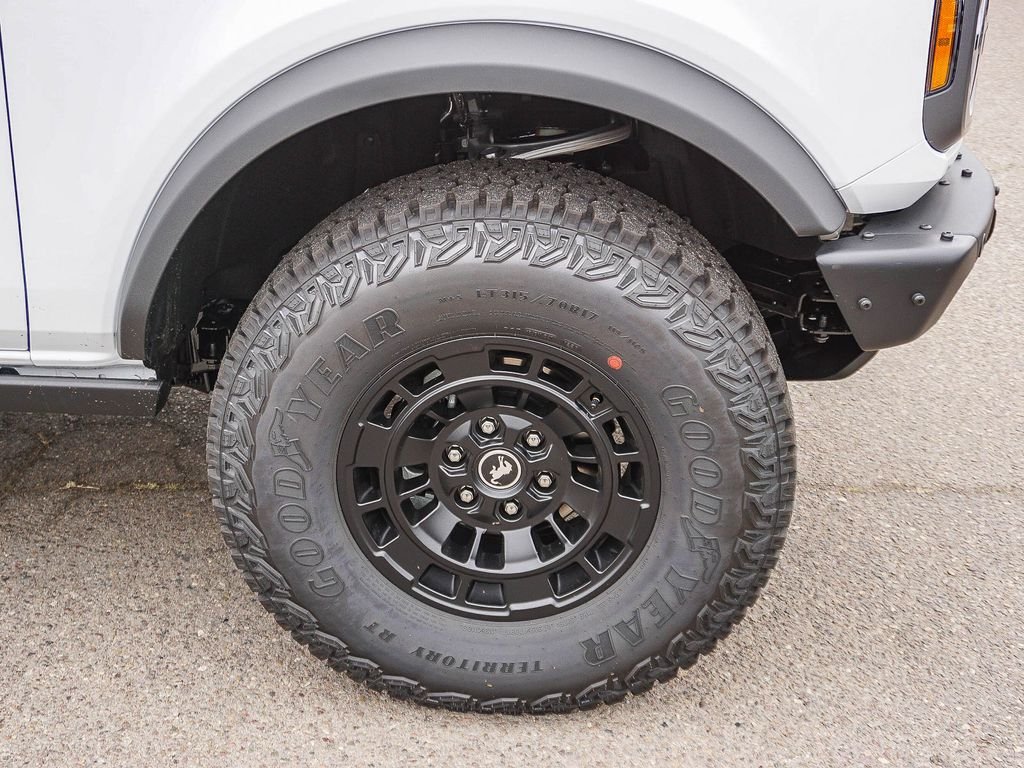 New 2026 Oxford White Ford Badlands image 9